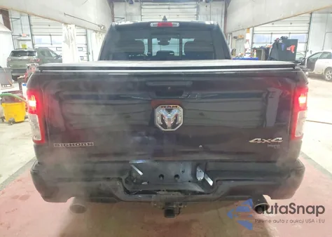 2021 Ram 1500 Big Horn/Lone Star z USA, uszkodzony, nr VIN 1C6SRFFT5MN701846